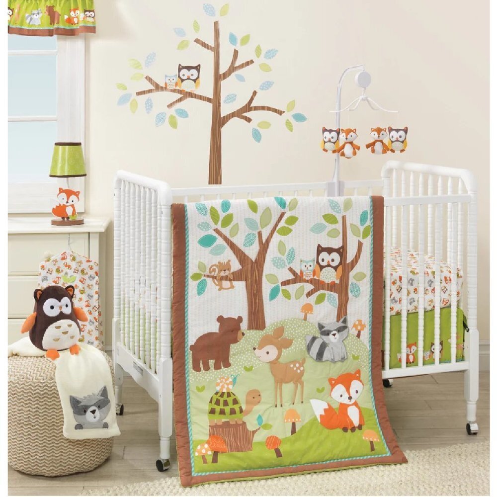 New Friendly Forest White/Brown/Green Woodland Animals & Trees Quilt 34"‎ x 44"